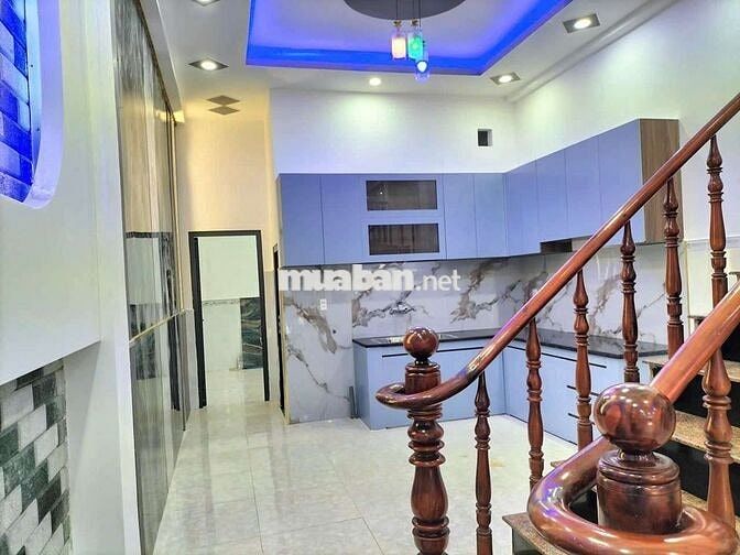 Tôi cần bán nhà Lầu Trệt gần chợ Tân long và ngã ba Ông xã Dĩ An