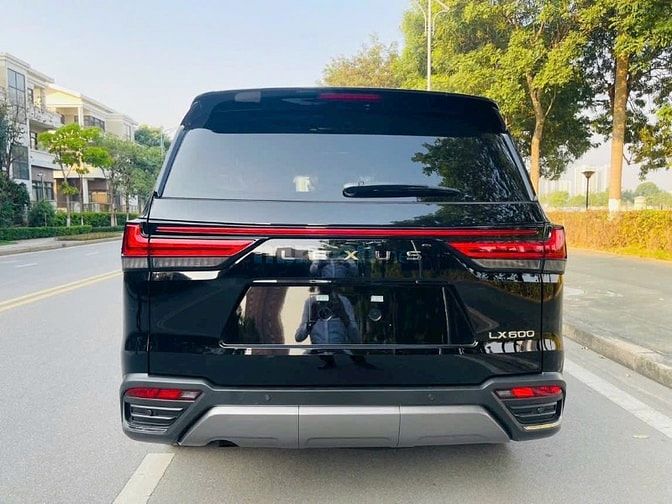 Bán lexus LX600 VIP màu Đen, sản xuất 2025, mới 100%. Xe giao ngay.