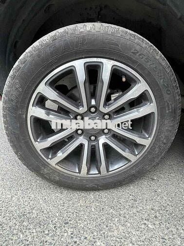 Ford Everest 2018 Titanium 2.0L 4x4 AT - 11000 km