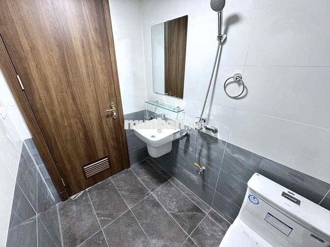 CCMN MỚI TINH-FULL ĐỒ- GÁC XÉP - Cửa sổ thoáng mát , Gần các trường ĐH