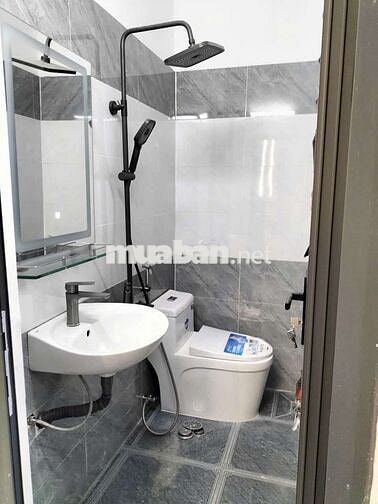 Tôi cần bán nhà Lầu Trệt gần chợ Tân long và ngã ba Ông xã Dĩ An