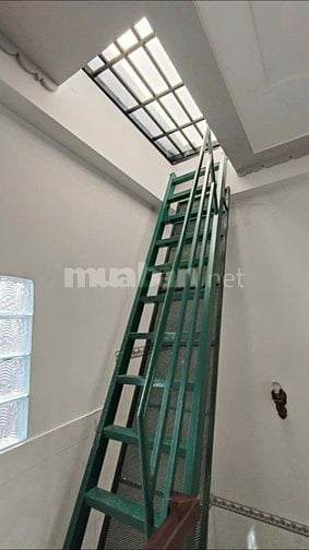 Cho thuê nhà đường Đoàn Văn Bơ, Phường 10, Quận 4 cũ