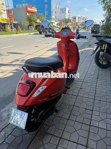 Vespa Sprint 2022 | Cam vũ trụ