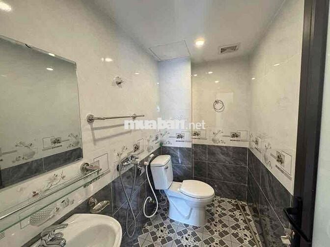 BÁN NHÀ LA PHÙ- HOÀI ĐỨC - LÔ GÓC 32/38M-5TẦNG -MT4.6M -5.X TỶ