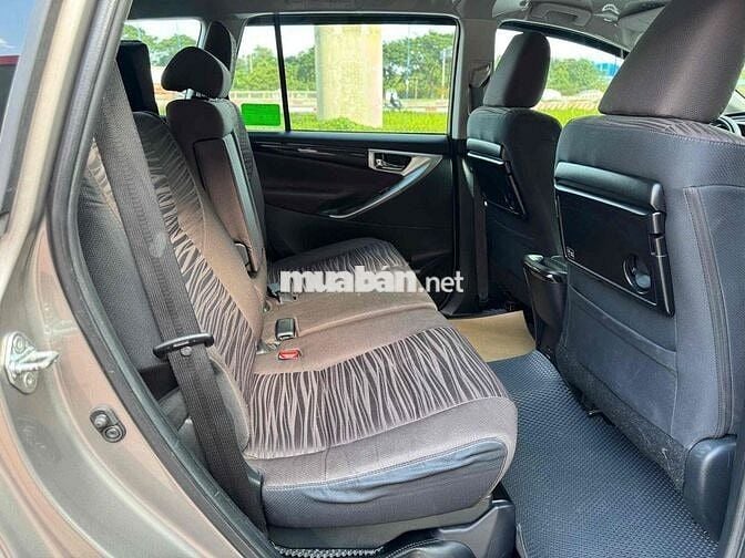 Toyota Innova G 2.0 AT 2022 màu đồng - 47000Km zin