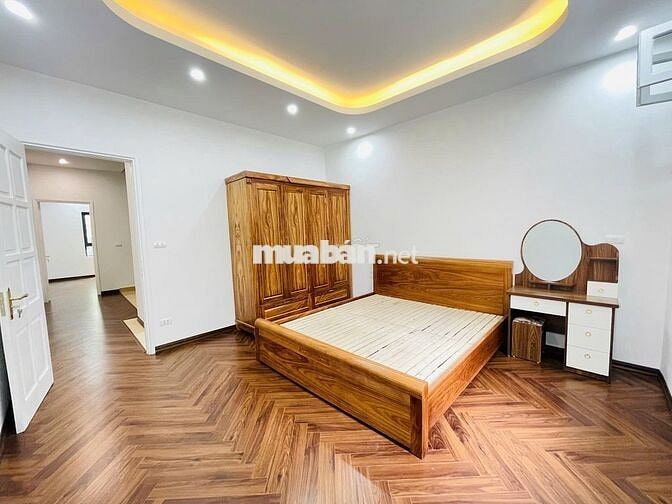 Phố Phú Thượng, DT: 64m2, 6 tầng thang máy ( 10 phòng ) ô tô đỗ cửa