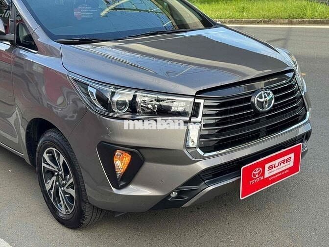 Toyota Innova G 2.0 AT 2022 màu đồng - 47000Km zin