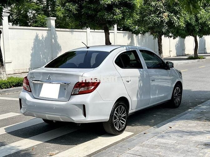 Mitsubishi Attrage 2022 số sàn màu trắng