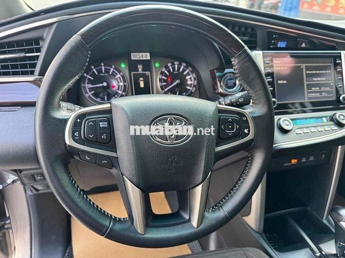 Toyota Innova G 2.0 AT 2022 màu đồng - 47000Km zin