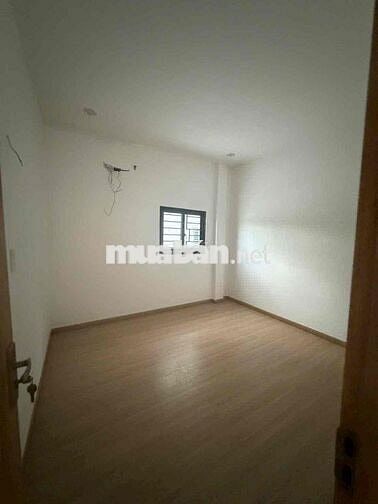 BÁN GẤP NHÀ 2 TẦNG 2 MÊ MẶT TIỀN ĐƯỜNG TÔN ĐẢN
