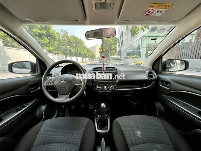 Mitsubishi Attrage 2022 số sàn màu trắng