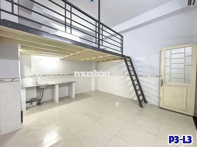 Phòng gác máy lạnh, có thang máy