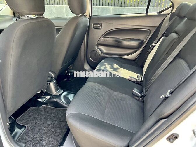Mitsubishi Attrage 2022 số sàn màu trắng