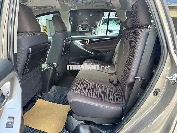 Toyota Innova G 2.0 AT 2022 màu đồng - 47000Km zin