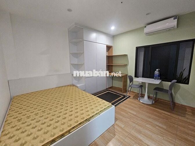 Đón Tân Sinh Viên CHDV gần RMIT - ngõ 294 Kim Mã - Oto cách 10m!