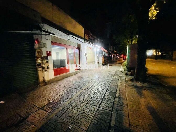 Cho thuê mặt bằng gần góc ngã 4 Tản Đà, Trần Hưng Đạo