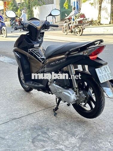 HONDA AIR BLADE ĐỜI 2012 XE CÒN ĐẸP VÀ MỚI 95%