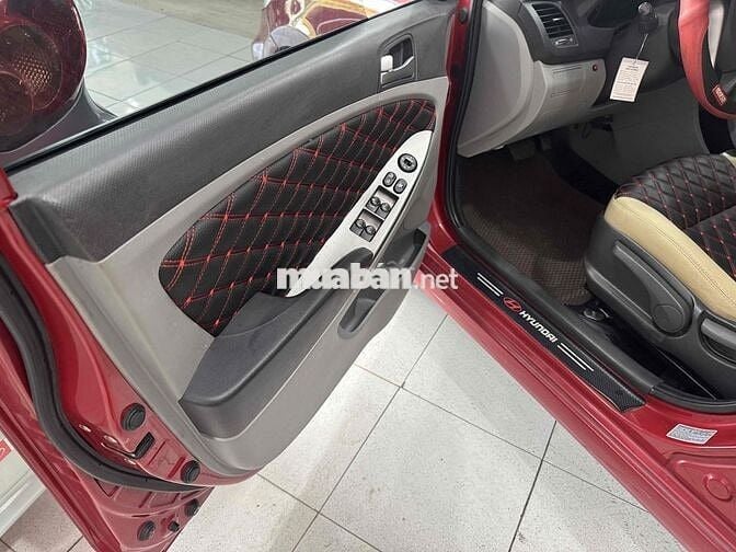 Hyundai Accent 2014 1.4 AT Hatchback - 910123 km