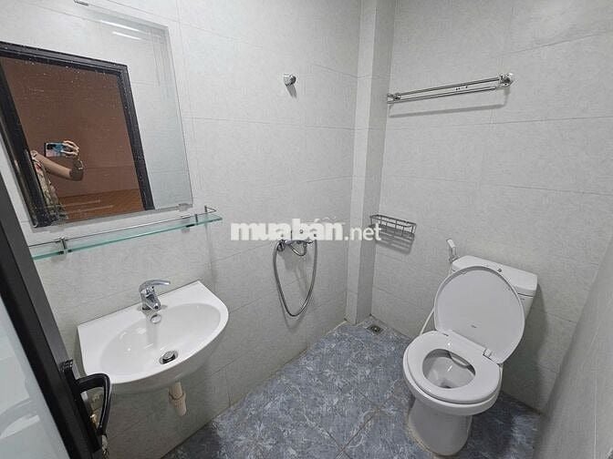 Đón Tân Sinh Viên CHDV gần RMIT - ngõ 294 Kim Mã - Oto cách 10m!