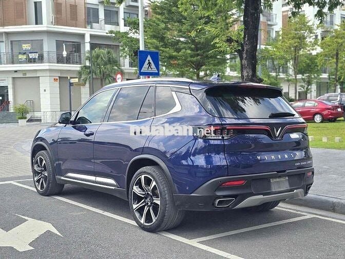 VinFast Lux SA2.0 2020 Premium 2.0 AT - 60000 km