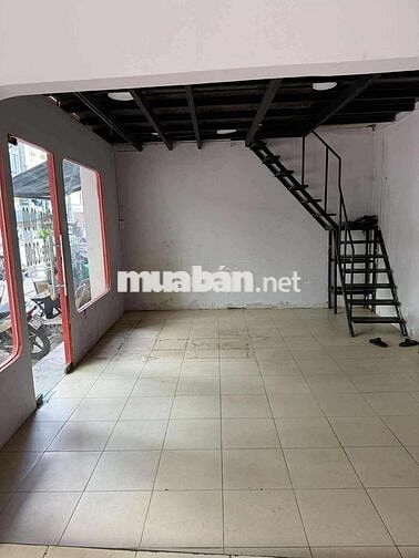 Cho thuê mặt bằng gần góc ngã 4 Tản Đà, Trần Hưng Đạo