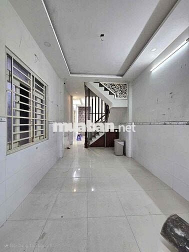 cho thiê nhà Tân kỳ tân quý kình doanh .3 tầng 4x18 giá 10tr 4pn 3 tol