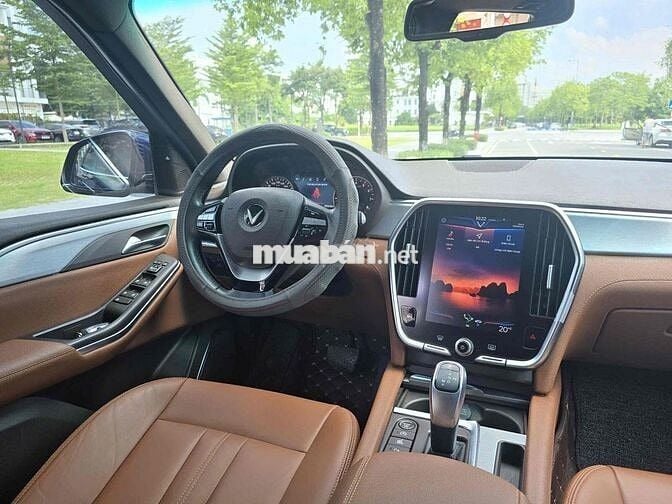 VinFast Lux SA2.0 2020 Premium 2.0 AT - 60000 km