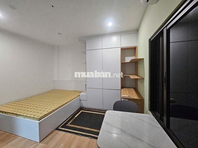 Đón Tân Sinh Viên CHDV gần RMIT - ngõ 294 Kim Mã - Oto cách 10m!