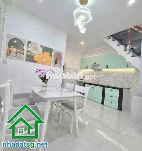 Nhà đẹp Đồng Đen, Tân Bình.
DT: 32m2 (4,2 x 7)m, 2PN - 2WC