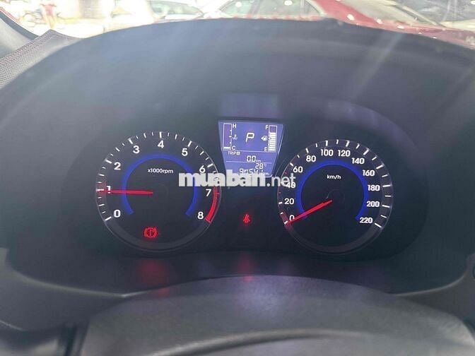 Hyundai Accent 2014 1.4 AT Hatchback - 910123 km