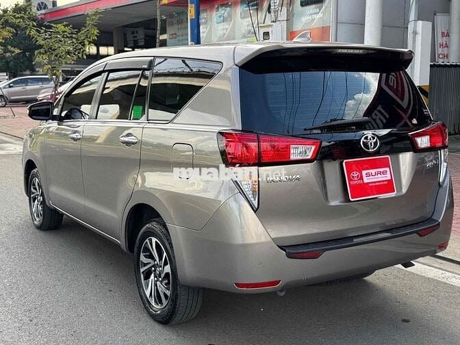 Toyota Innova G 2.0 AT 2022 màu đồng - 47000Km zin