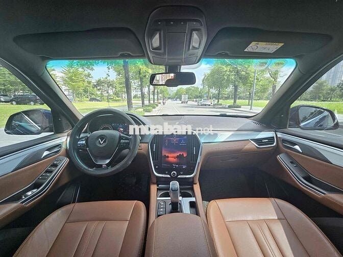 VinFast Lux SA2.0 2020 Premium 2.0 AT - 60000 km