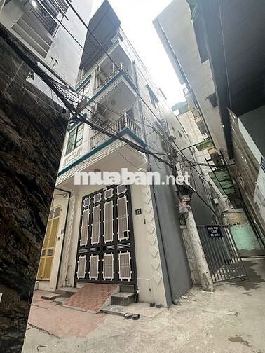 Ông chú nhờ bán nhà 4 tầng dân xây 40m2 khu vực Thuỵ Phương