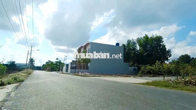 Bán đất thổ cư sổ hồng riêng ngay trung tâm thị trấn Cần Đước