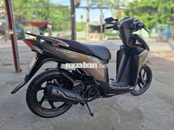 HONDA VISION ĐK 2017. BS 64 ZIN ÊM  .CÀ VẸT ĐẦY ĐỦ