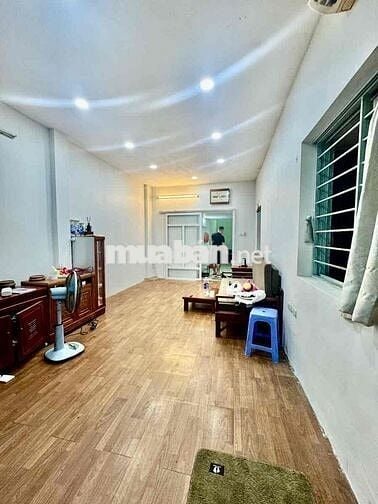 Tập thể Lò Đúc, tầng 2, DTSD 60 m2, căn góc, đẹp thoáng sáng 3.3 tỷ