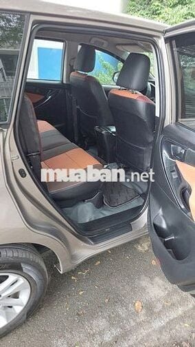 Xe nhà ít đi Toyota Innova 2019 số sàn màu nâu