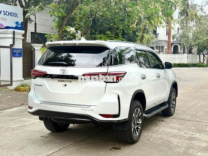 Toyota Fortuner Legender 2.4L 4x2 AT sản xuất 2024