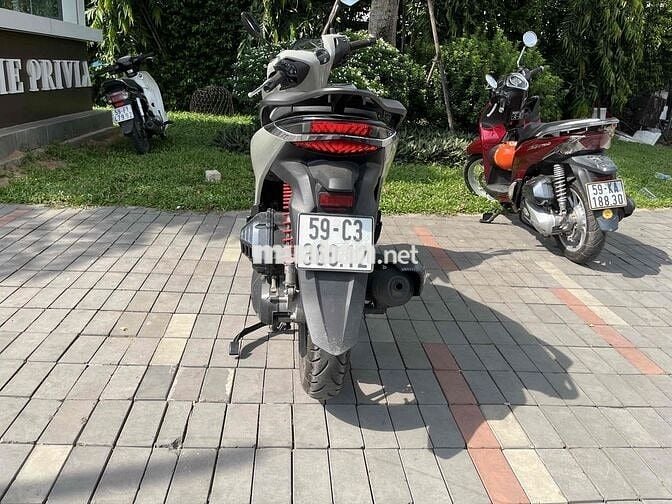 Bán nhanh Honda SH 160i bản Thể Thao xám xi măng