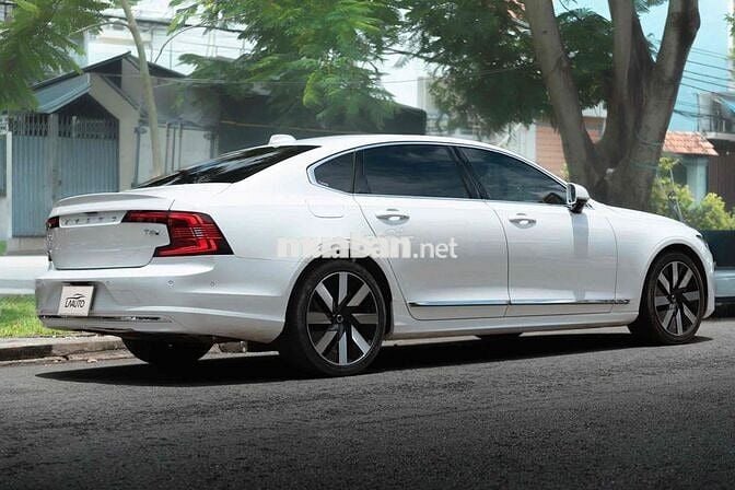 LONG ANH AUTO về Volvo S90 T8 sx2024 siêu lướt