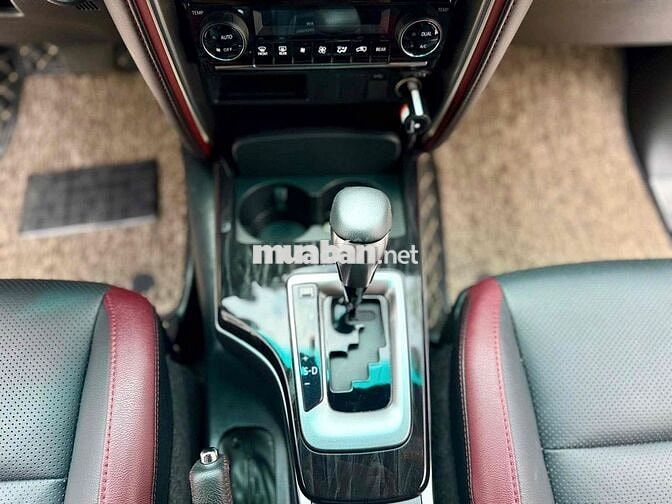 Toyota Fortuner Legender 2.4L 4x2 AT sản xuất 2024