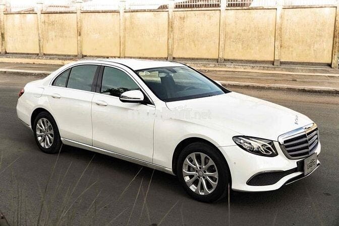 LONG ANH AUTO về Mercedes E200 model 2017