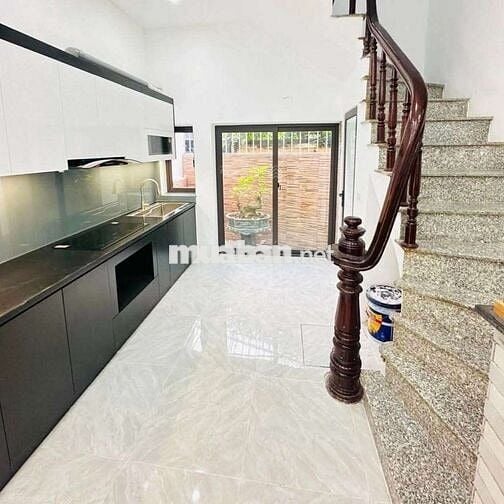 Dân xây 42m - Thụy Phương, sát phố - Gần ô tô.