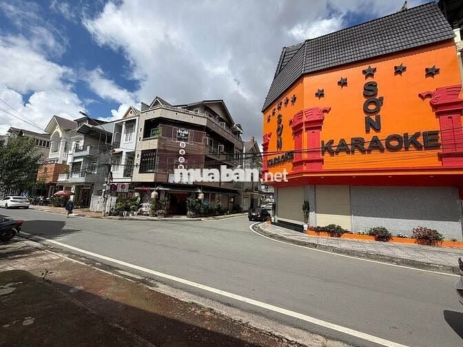 CẦN TIỀN BÁN GẤP – NHÀ 2 MẶT TIỀN KINH DOANH VỊ TRÍ  ĐẸP TRUNG TÂM ĐÀ