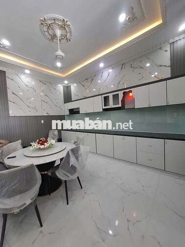 Nhà mới  1 trệt+1 lầu 4,5×30,5 ,3pn rộng sẳn nội thất kcn cầu Tràm
