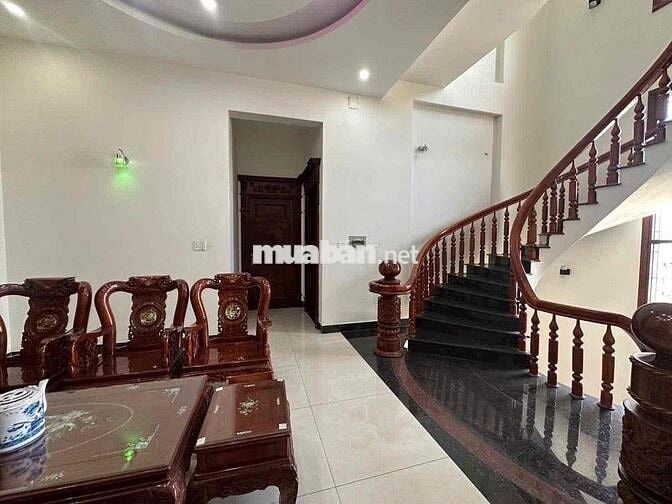 Biệt Thự Nguyễn Đức Thuận 15x35' 1 hầm 1 trệt 2 lầu 7 phòng