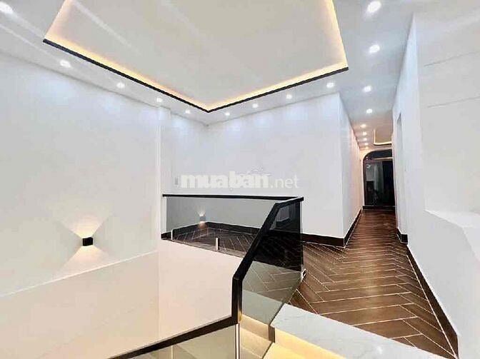 Bán Nhà sân Vườn - Nguyễn Hữu Thọ - HXH - 160m2 - Nhỉnh 8 đồng