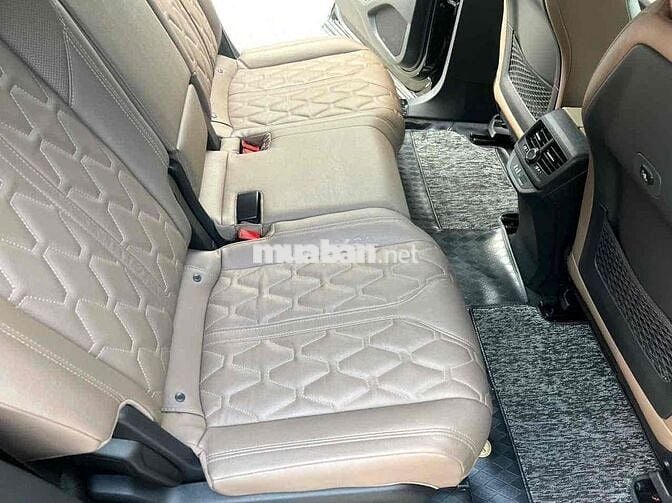 Peugeot 5008 GT 1.6 AT sản xuất 2024