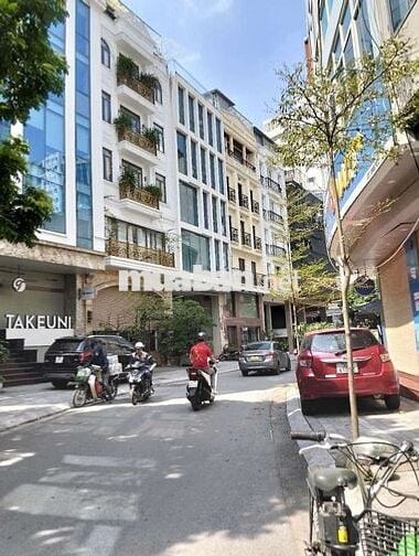 Tôi cần bán nhà mặt ngõ ô tô chánh đỗ kinh doanh vỉa hè Lạc Long Quân