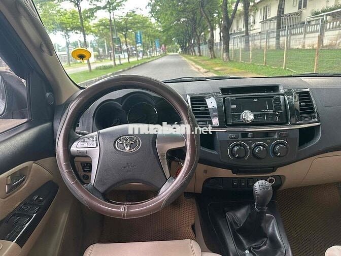 Toyota Fortuner 2015 2.5G - 120000 km